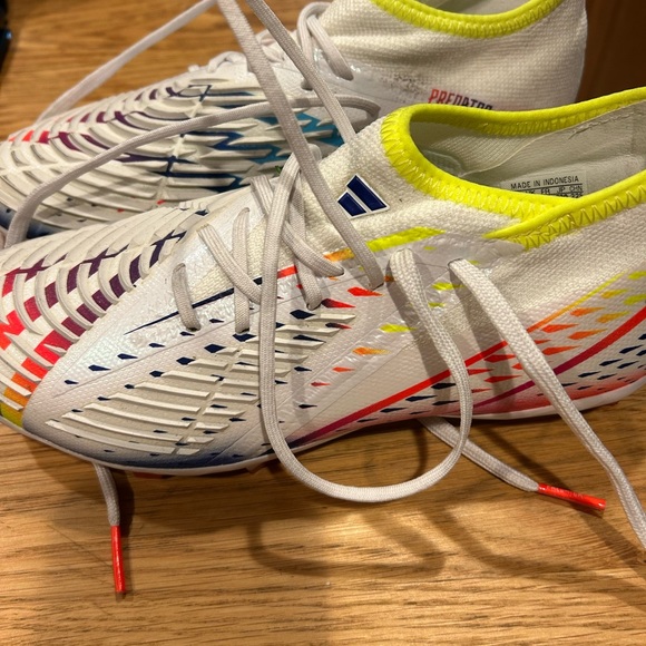 Brand New Adidas Predator Edge soccer cleats - Picture 4 of 6